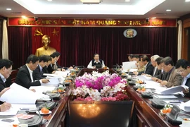 Họp Hội đồng chung khảo Giải Búa liềm vàng lần thứ hai-năm 2017. (Ảnh: TTXVN)