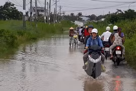Tuyến đường khu dân cư Thiên Long, thành phố Bạc Liêu, bị ngập do triều cường dâng. (Ảnh minh họa: Huỳnh Sử/TTXVN)