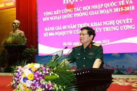Đại tướng Ngô Xuân Lịch, Ủy viên Bộ Chính trị, Phó Bí thư Quân ủy Trung ương, Bộ trưởng Bộ Quốc phòng phát biểu chỉ đạo hội nghị. (Ảnh: Dương Giang/TTXVN)