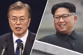 Tổng thống Hàn Quốc Moon Jae-in và nhà lãnh đạo Triều Tiên Kim Jong-un. (Nguồn: Daily Express)