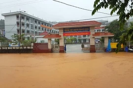 Trường Trung học phổ thông Chuyên tỉnh Hà Giang - một trong 2 điểm thi của thành phố Hà Giang bị ngập úng. (Ảnh: Minh Tâm/TTXVN)