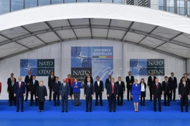Lãnh đạo các nước thành viên NATO chụp ảnh chung tại Hội nghị ở Brussels, Bỉ ngày 11/7. (Nguồn: AFP/ TTXVN)