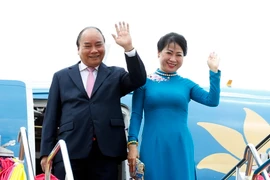 Thủ tướng Nguyễn Xuân Phúc và Phu nhân tới sân bay quân sự Don Muang ở thủ đô Bangkok. (Ảnh: Thống Nhất/TTXVN)