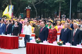 Thủ tướng Nguyễn Xuân Phúc và các đại biểu tại lễ kỷ niệm. (Ảnh: Thống Nhất/TTXVN)