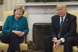 Tổng thống Mỹ Donald Trump (phải) và Thủ tướng Đức Angela Merkel (trái) tại cuộc gặp ở Washington, DC ngày 17/3/2017. (Nguồn: AFP/TTXVN)