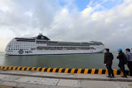 Tàu du lịch MSC LIRICA cập cảng Tiên Sa đưa du khách đến tham quan Đà Nẵng trong ngày đầu năm mới 2018. (Ảnh: Trần Lê Lâm/Vietnam+)
