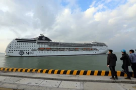 Tàu du lịch MSC LIRICA cập cảng Tiên Sa đưa du khách đến tham quan Đà Nẵng trong ngày đầu năm mới 2018. (Ảnh: Trần Lê Lâm/Vietnam+)