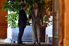 Chính trị gia Bart De Wever và Nhà vua Philippe. (Nguồn: Belga)