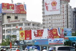 Trung tâm Thành phố Hồ Chí Minh được trang hoàng cổ động cho ngày bầu cử. (Ảnh: Tràng Dương/TTXVN)