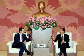 Chủ nhiệm Ủy ban Đối ngoại của Quốc hội Trần Văn Hằng tiếp ông Francisco Fontan Pardo, Đại sứ EU tại ASEAN. (Ảnh: Phạm Kiên/TTXVN)