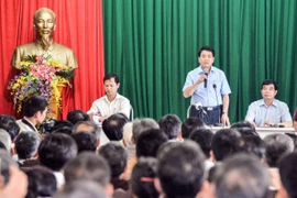 Người dân Nam Sơn tình nguyện dỡ bỏ lều bạt, rào chắn xe chở rác