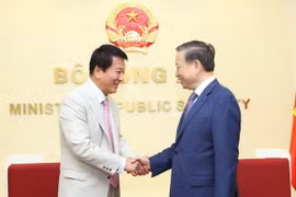 Thượng tướng Tô Lâm, Ủy viên Bộ Chính trị, Bộ trưởng Bộ Công an tiếp ngài Sugi Ryotaro, Đại sứ đặc biệt Việt Nam-Nhật Bản. (Ảnh: Doãn Tấn/ TTXVN)