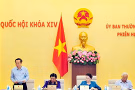 Phó Chủ tịch Quốc hội Phùng Quốc Hiển phát biểu. (Ảnh: Nguyễn Dân/TTXVN)