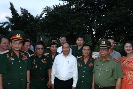 Thủ tướng Nguyễn Xuân Phúc và các đại biểu. (Ảnh: Thống Nhất/TTXVN)