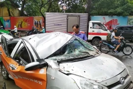 Hiện trường vụ tai nạn. (Ảnh: Mạnh Linh/TTXVN)