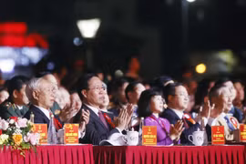 Chủ tịch nước Võ Văn Thưởng và các vị lãnh đạo, nguyên lãnh đạo Đảng, Nhà nước dự Lễ kỷ niệm 60 năm ngày thành lập tỉnh Quảng Ninh. (Ảnh: Thống Nhất/TTXVN)