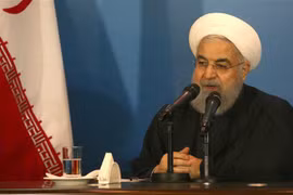 Tổng thống Iran Hassan Rouhani phát biểu trong chuyến thăm Iraq ngày 12/3. (Ảnh: AFP/TTXVN)