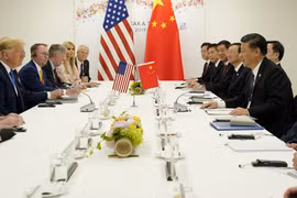 Tổng thống Mỹ Donald Trump và Chủ tịch Trung Quốc Tập Cận Bình gặp nhau tại Osaka. (Nguồn: Reuters)