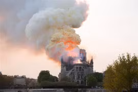[Video] Cảnh trùng tu Nhà thờ Đức Bà Paris vài ngày trước vụ hỏa hoạn