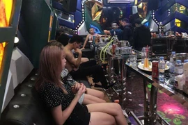 Một quán bar, karaoke bị kiểm tra. (Ảnh minh họa. Việt Hoàng/TTXVN phát)