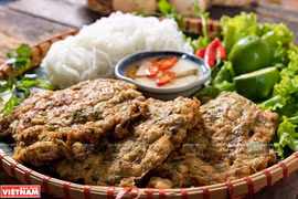 Chả rươi - món ăn không thể bỏ qua khi đến du lịch Hà Nội