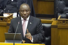 Tổng thống tái đắc cử của Nam Phi Cyril Ramaphosa phát biểu sau khi được các nghị sỹ phê chuẩn tại phiên họp Quốc hội ở Cape Town ngày 22/5/2019. (Ảnh: AFP/TTXVN)
