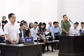 [Video] Thẩm vấn Vũ 'nhôm' về việc thâu tóm nhiều công sản 