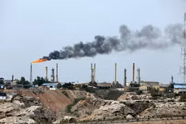 Một cơ sở khai thác dầu trên đảo Khark của Iran. (Ảnh: AFP/TTXVN)