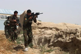 Lực lượng an ninh Afghanistan tuần tra tại tỉnh Jawzjan, miền bắc Afghanistan. (Ảnh: THX/TTXVN)