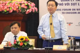 Ông Trần Hồng Hà, Bộ trưởng Bộ Tài nguyên và Môi trường phát biểu tại diễn đàn. (Ảnh: Xuân Dự/TTXVN)