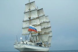 Tàu huấn luyện STS NADEZHDA. (Ảnh: TTXVN)