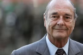 Cựu Tổng thống Pháp Jacques Chirac trong bài phát biểu được truyền hình trên toàn quốc tại Paris. (Ảnh: AFP/TTXVN)