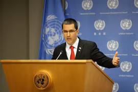 Ngoại trưởng Venezuela Jorge Arreaza trong cuộc họp báo tại trụ sở Liên hợp quốc ở New York, Mỹ,ngày 25/4. (Ảnh: THX/TTXVN)