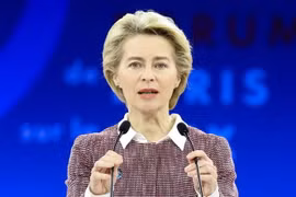 Chủ tịch đắc cử EC Ursula von der Leyen phát biểu tại một diễn đàn ở Paris, Pháp ngày 12/11/2019. (Ảnh: AFP/TTXVN)