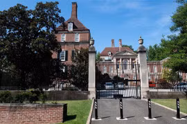 Đại sứ quán Anh tại Washington, DC, Mỹ. (Ảnh: AFP/TTXVN)