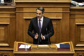 Thủ tướng Hy Lạp Kyriakos Mitsotakis phát biểu tại phiên họp Quốc hội ở thủ đô Athens. (Ảnh: THX/TTXVN)