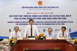 Bộ trưởng Bộ Giao thông Vận tải Nguyễn Văn Thể phát biểu kết luận Diễn đàn. Ảnh: Tiến Lực/TTXVN)
