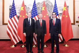Đại diện Thương mại Mỹ Robert Lighthizer, Phó Thủ tướng Trung Quốc Lưu Hạc và Bộ trưởng Tài chính Mỹ Steven Mnuchin tại vòng đàm phán thương mại mới ở Bắc Kinh (Trung Quốc) ngày 29/3/2019. (Ảnh: THX/TTXVN)