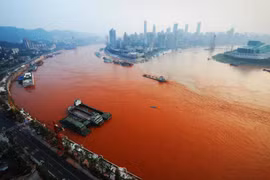 Sông Dương Tử bị ô nhiễm. (Nguồn: gokunming.com)