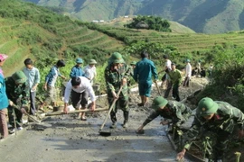 [Photo] Quân đội giúp dân trong lao động sản xuất, phát triển kinh tế