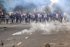 Người dân biểu tinh ở Guwahati. (Nguồn: ndtv.com)