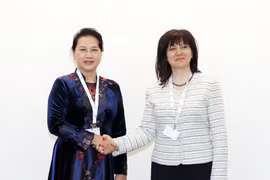 Chủ tịch Quốc hội Nguyễn Thị Kim Ngân gặp Chủ tịch Quốc hội Bulgaria Tsveta Karayancheva. (Ảnh: Trọng Đức/TTXVN)
