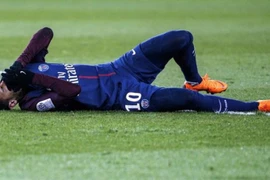 Neymar đau đớn khi dính chấn thương. (Nguồn: Getty)