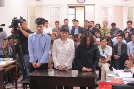 Chủ quán karaoke cháy làm 13 người chết bị đề nghị 10-11 năm tù