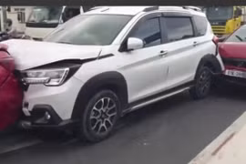 Hiện trường vụ tai nạn liên hoàn, xe ôtô 5 chỗ kẹt cứng (Nguồn: Facebook)