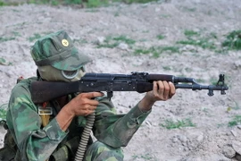 [Photo] Binh đoàn Cửu Long diễn tập nghiệp vụ bằng đạn thật