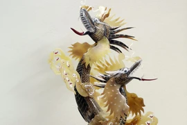 [Photo] Ngỡ ngàng làng nghề Thụy Ứng đưa sừng trâu ra thế giới