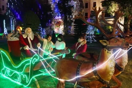 [Photo] Thanh Hóa rực rỡ trang trí chuẩn bị đón Giáng sinh