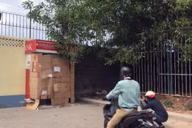 Hiện trường vụ đập phá cây ATM để trộm tiền. (Ảnh: TTXVN phát)