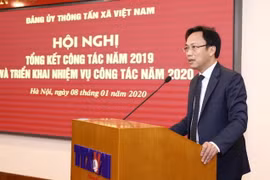 Phó Bí thư Đảng ủy Khối các cơ quan Trung ương Lại Xuân Lâm phát biểu. (Ảnh: Văn Điệp/TTXVN) 
